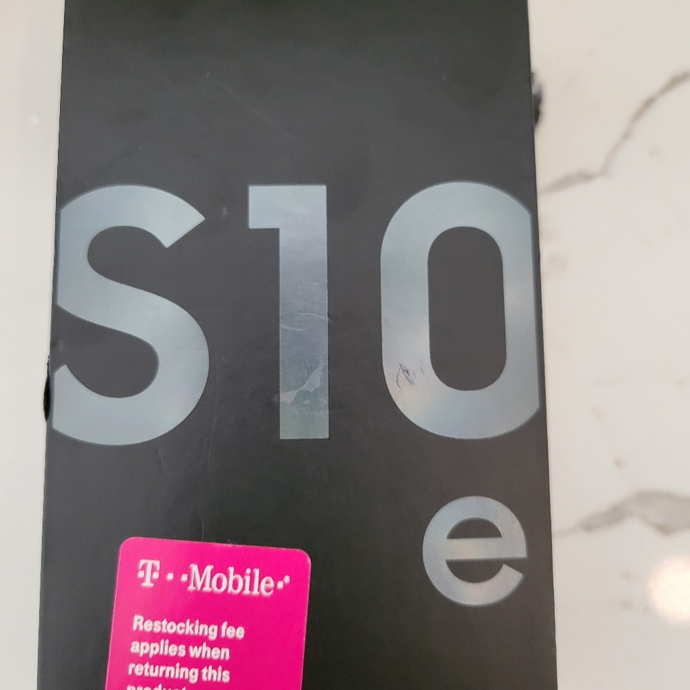 NIB SAMSUNG GALAXY S10E